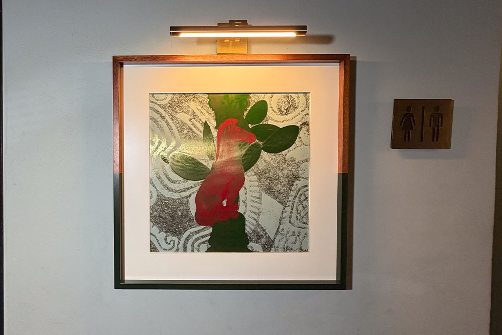 Totem o la resistencia axial - Archivo recuperado, collage y tinta serigráfica sobre latón 60 x 60 cm